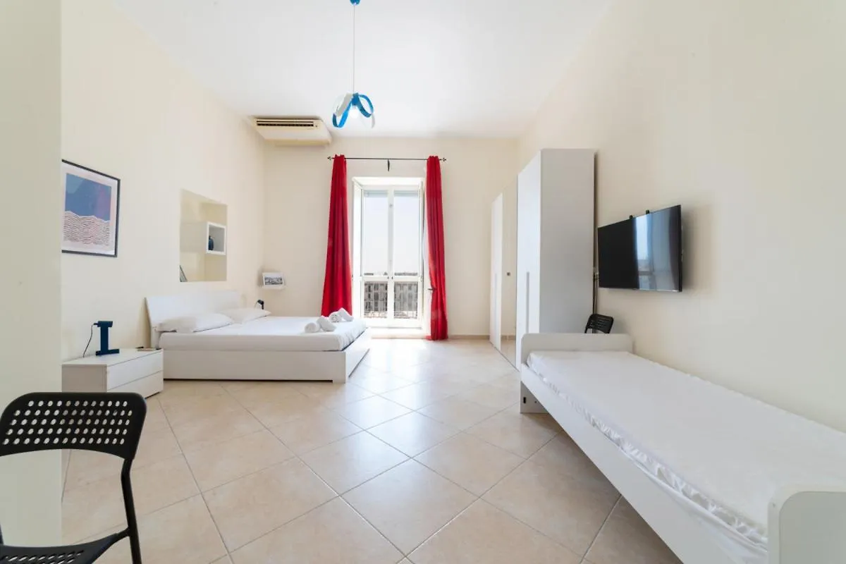 Apartament Piazza Garibaldi 39 Neapol