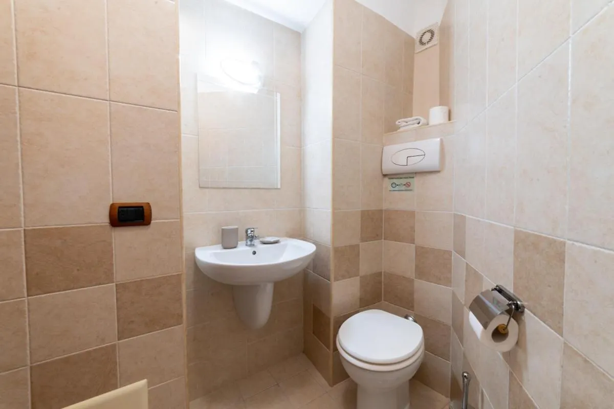 Apartament Piazza Garibaldi 39 Neapol 0*,  Włochy